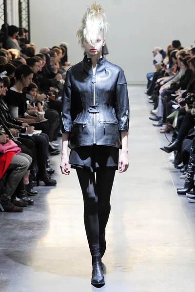 Look 2